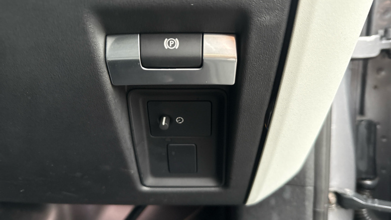 Land Rover Defender 2.0 D240 S 110 5dr Auto Diesel Estate